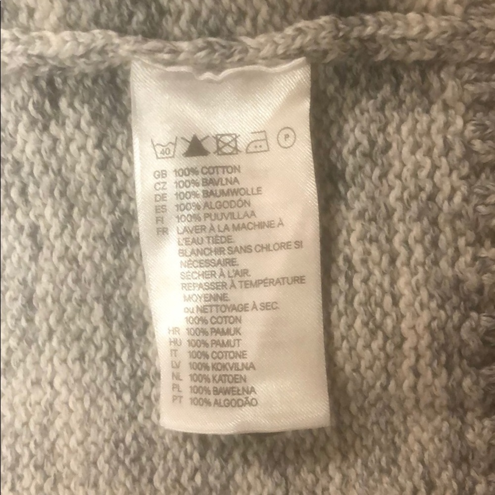 H&M Sweater - Picture 4 of 4